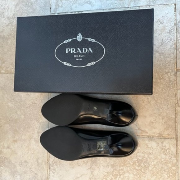Prada Black Pump Size 37 - Picture 9 of 10
